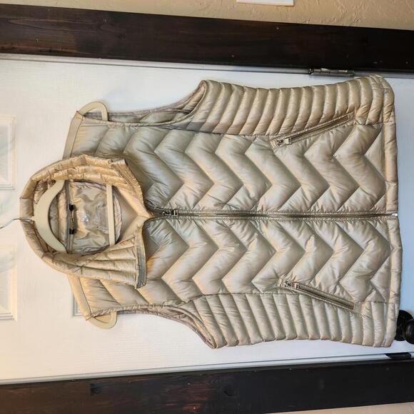 Calvin Klein Jackets & Blazers - Calvin Klein Women's Gold Puffer Vest - Premium Down- Size XL
